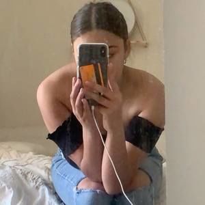 Meet your Posher, Adjoa